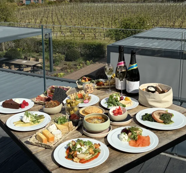 rows & vine at ridgeview wine estate